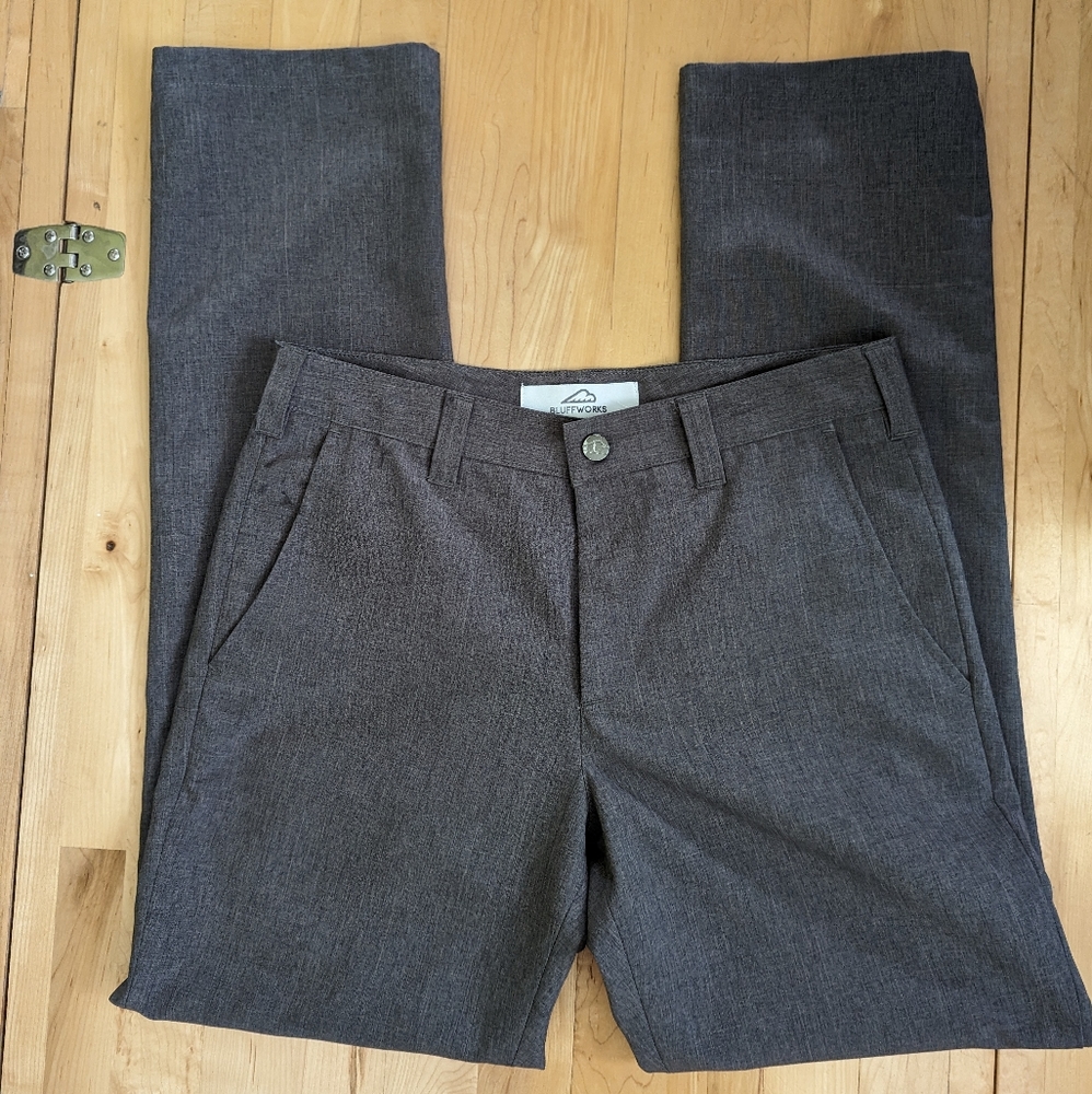 Bluffworks NYC Mens 30x32 Regular Light Gray Performance Chino Casual Pa…